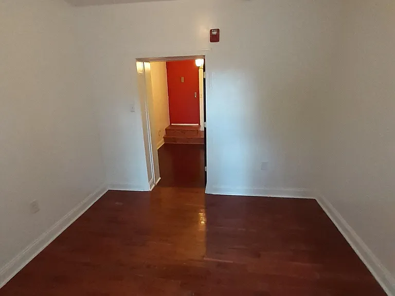 2113 Fitzwater St #B — Photo 6