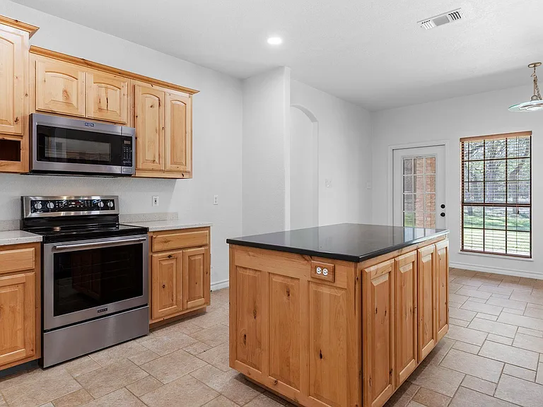 10808 Dedeke Dr — Photo 12
