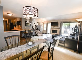 2228 Kings Valley Rd E, Golden Valley, MN 55427