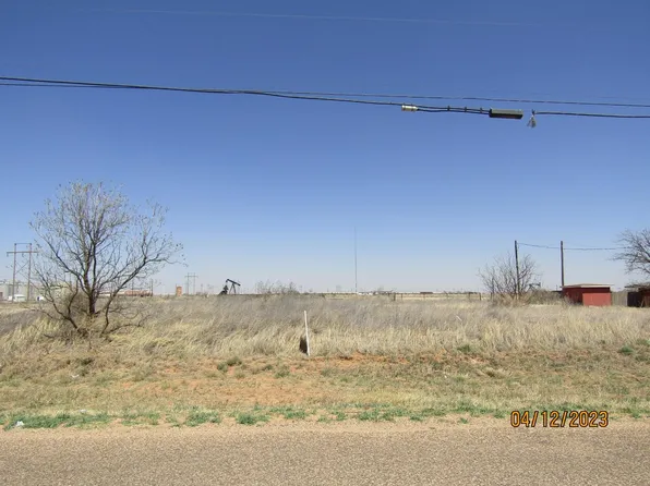 3176 Houston St, Levelland, TX 79336