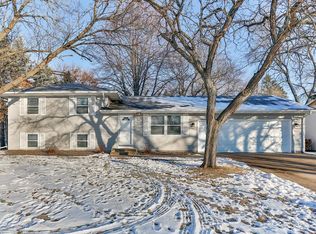 10441 Crocus St NW, Coon Rapids, MN 55433