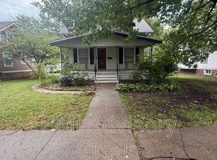 118 SW Broadmoor Ave, Topeka, KS 66606