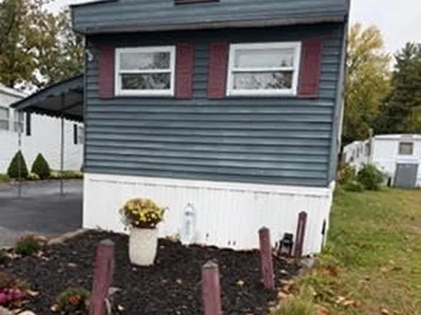 270 Littleton Rd Trlr 136, Chelmsford, MA 01824