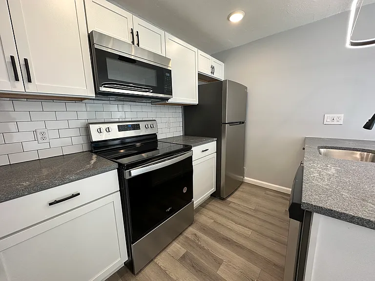 112 Blossom Rd #13 — Photo 8