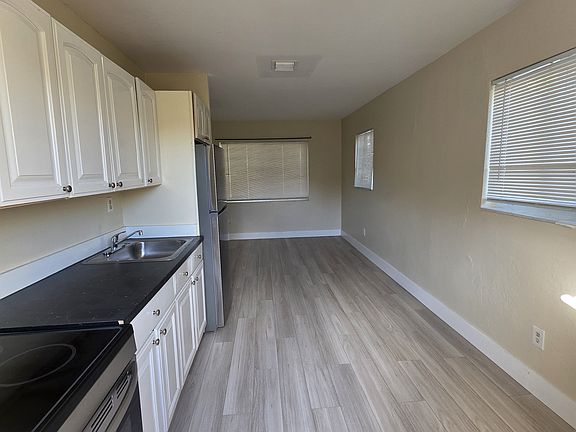 4th image of 730 NW 5th St APT 1