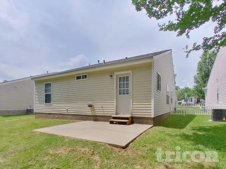 3033 Salmon River Dr — Photo 16