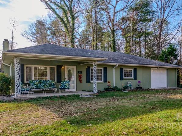111 Timberland Dr, Hendersonville, NC 28792