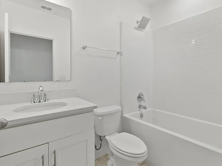 1154 Oak Bluff Dr — Photo 16