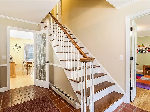 5th image of 37 Kilian Dr
