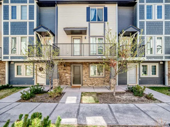 139 N Legacy Point SE, Calgary, AB T2X 3Z3
