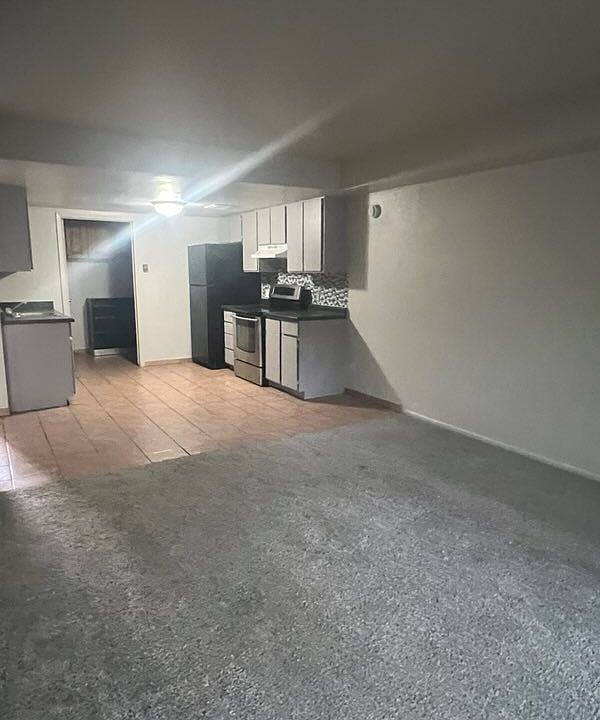 1st image of 3866 W Benview Ave #4