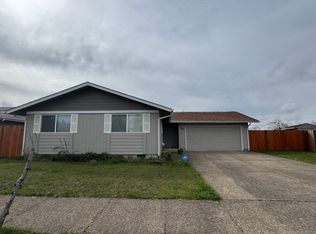 1170 Valley Butte Dr, Eugene, OR 97401