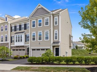 230 Eagle Dr, Cranberry Township, PA 16066