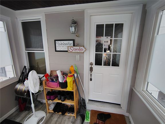 2nd image of 16 Whalin St