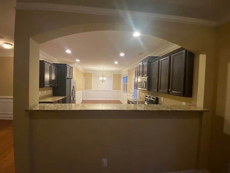 319 Haywood Dr — Photo 11