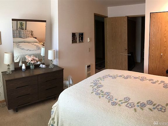 4th image of 625 N Jackson Ave APT A26