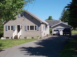 15 Pleasant St, Presque Isle, ME 04769