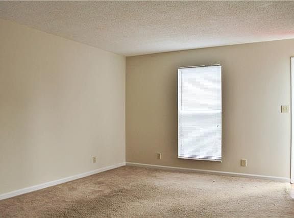 3rd image of 368 Peabody Dr