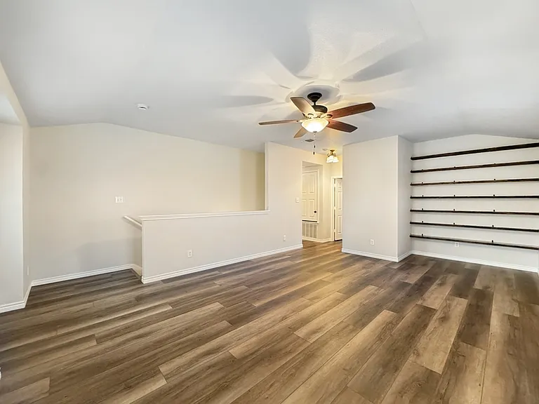 6910 Hallie Spirit — Photo 11