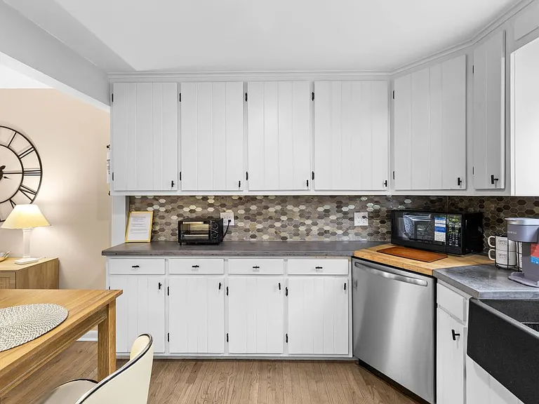6 Harbour Ln — Photo 15