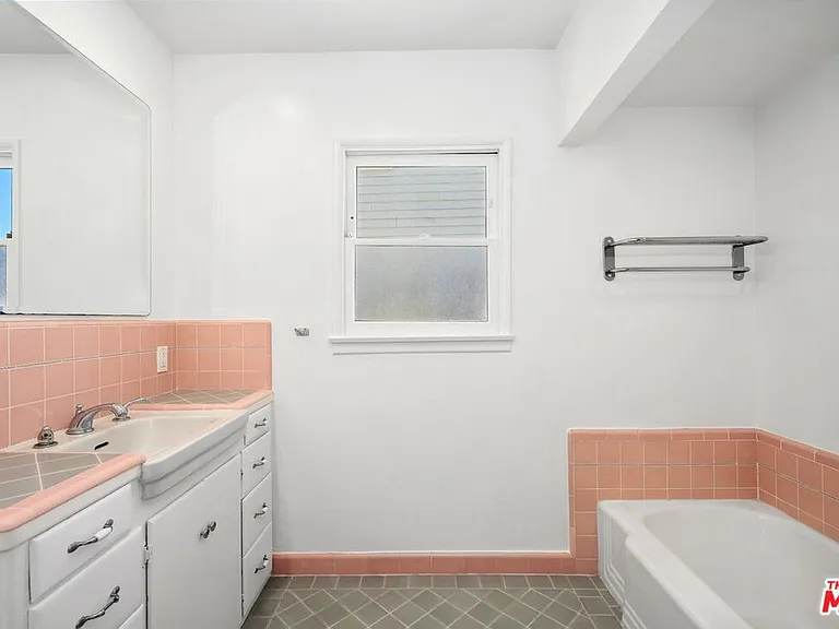 513 Arbramar Ave — Photo 7