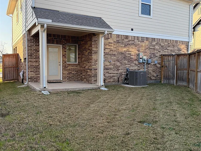 1442 Shaded Rock Dr — Photo 22