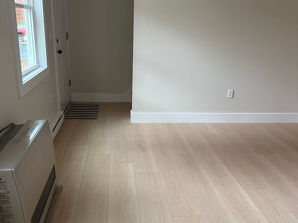 Front entry/living room