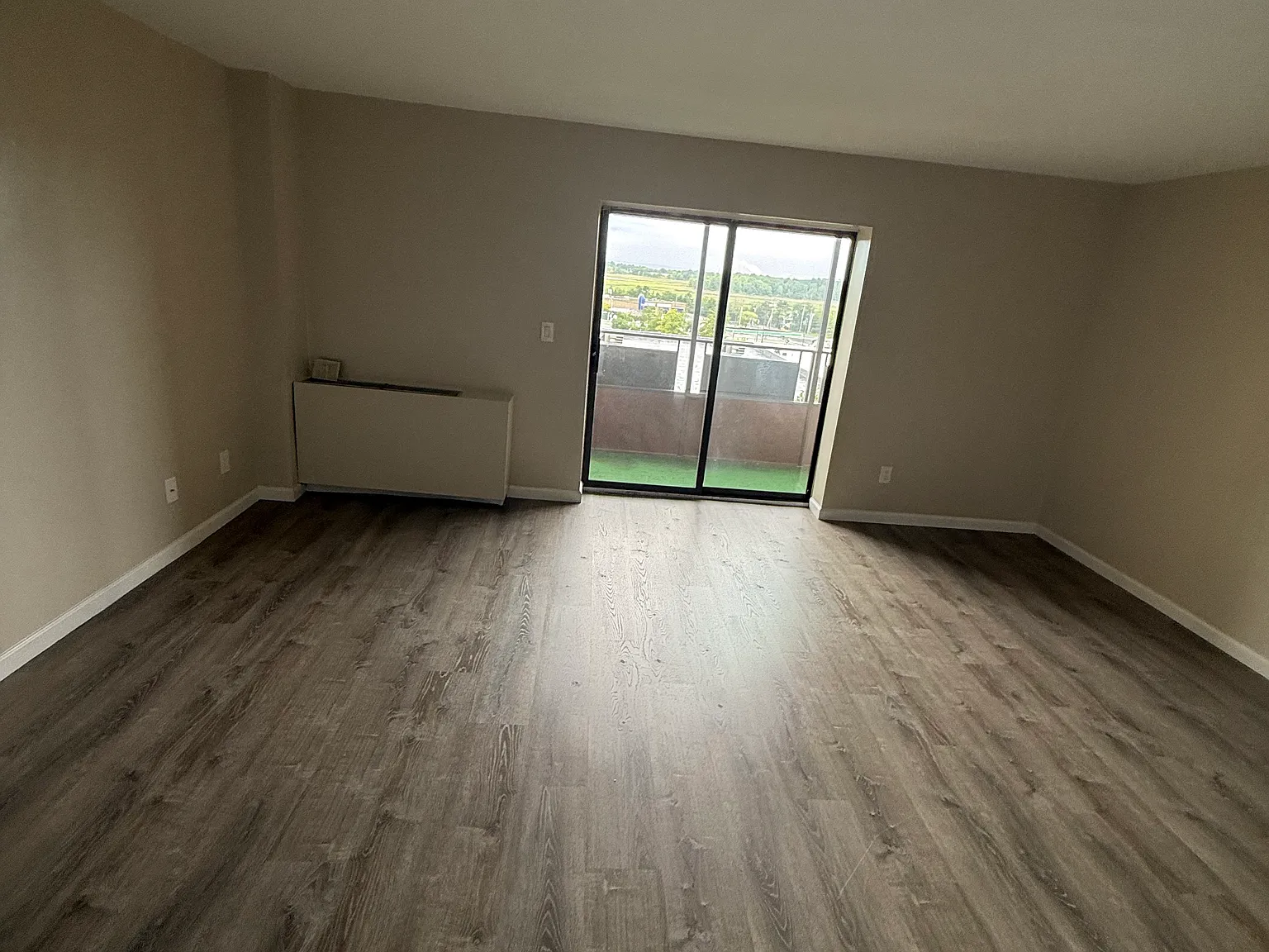 Studio, 500 sqft, $2,300 — Photo 2