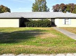 1201 Kemp Dr, Bolivar, MO 65613