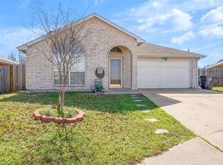 736 W Colony Dr, Arlington, TX 76001
