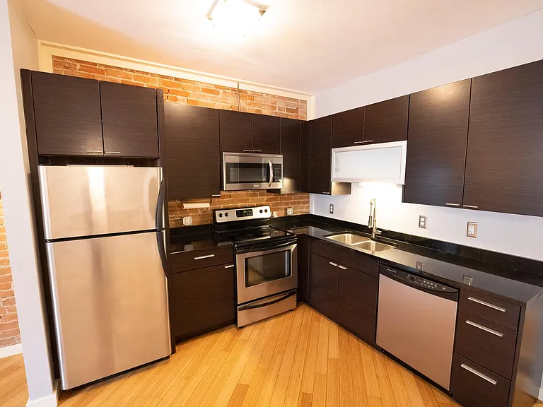 2306 Glenarm Pl #102 — Photo 9