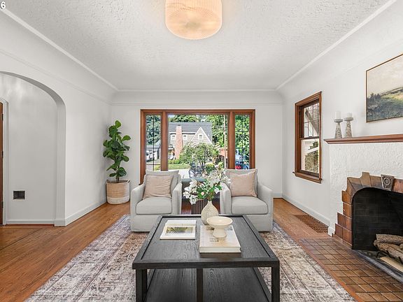 5th image of 3124 NE 20th Ave