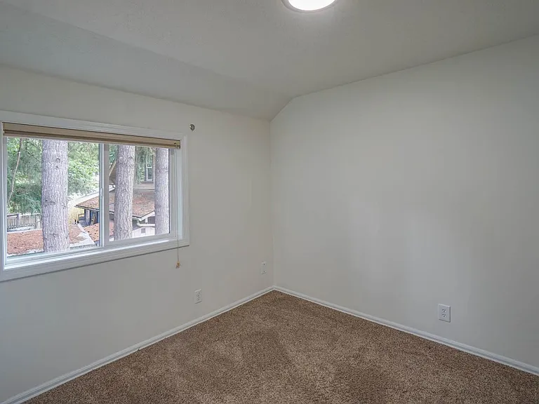 1655 Douglas St — Photo 24