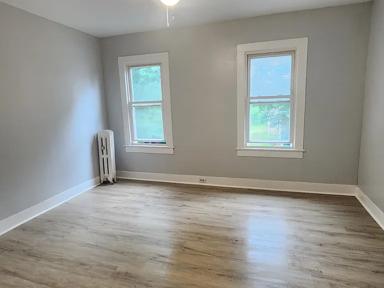 118 Division St — Photo 7