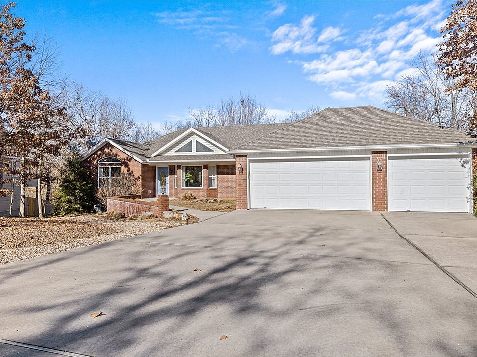 1st image of 11 Hopeman Ln