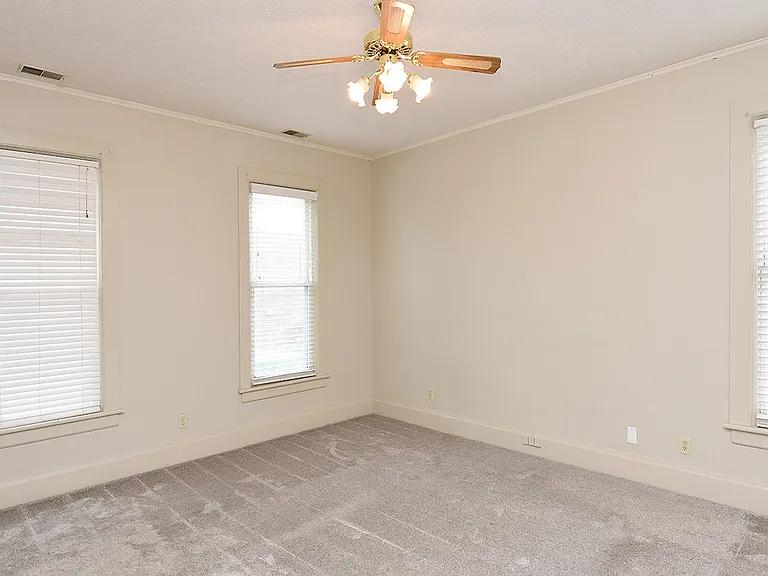 615 Willow Ave #2 — Photo 5
