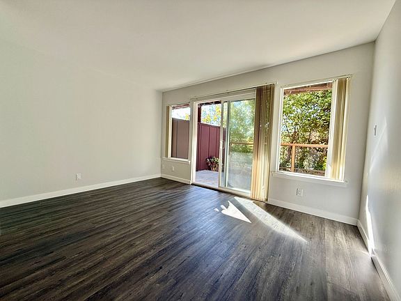5th image of 25 Thomas Dr #7
