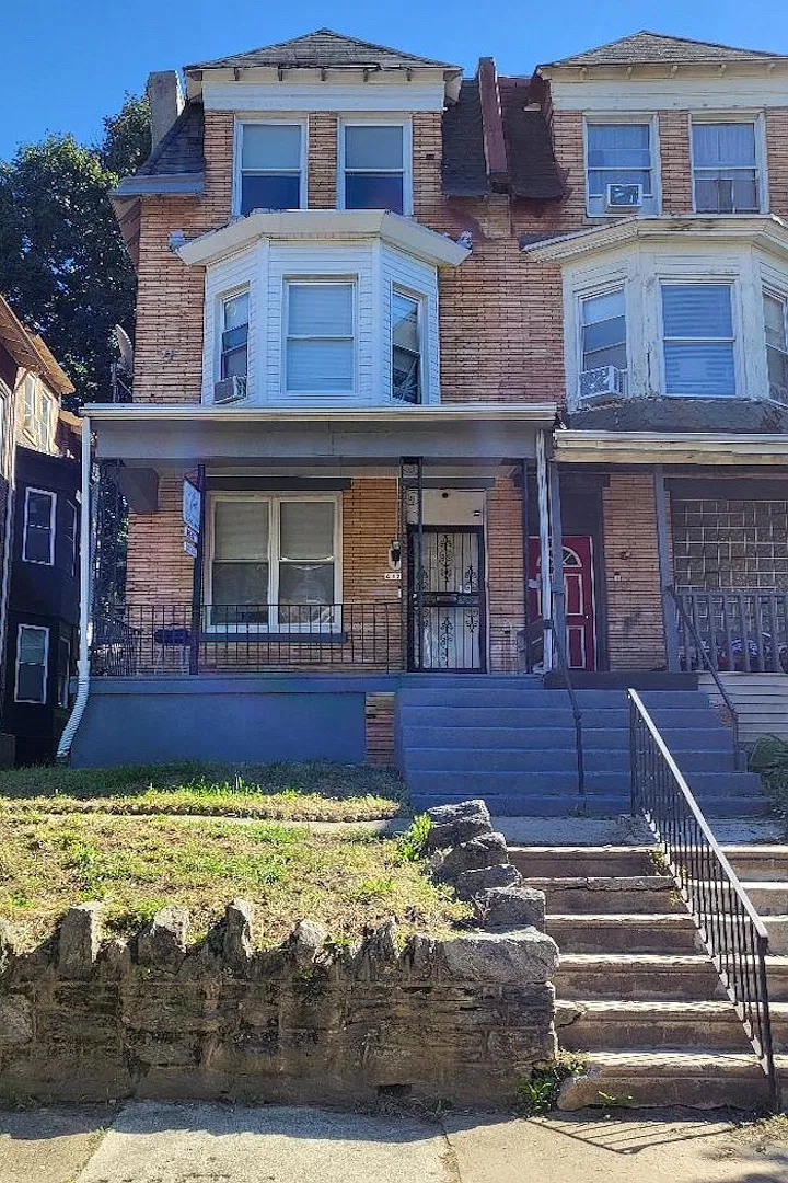 2 bed, 800 sqft, $1,400 — Photo 1