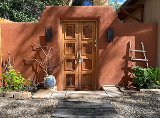 6 Espinoza Rd, Ranchos De Taos, NM 87557