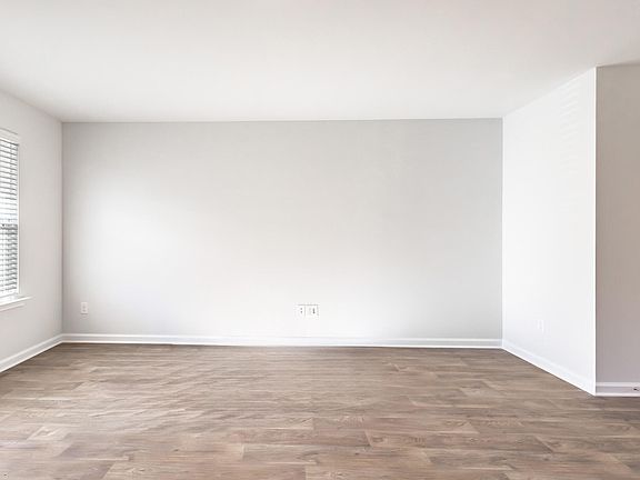 4th image of 803 Lilyford Ln