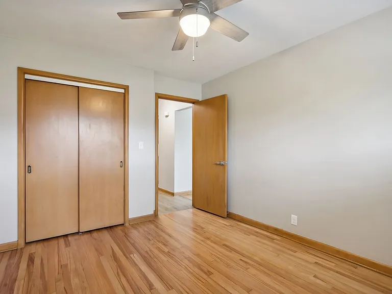 2204 S 99th St — Photo 12