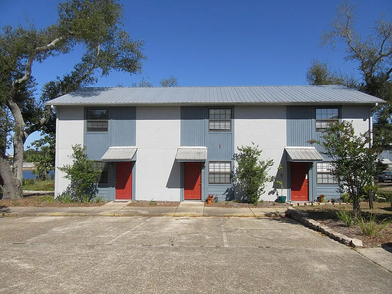 2750 W 12th St #1C — Photo 2