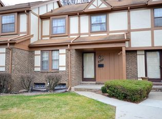 28536 Regent Ct S #1, Southfield, MI 48076