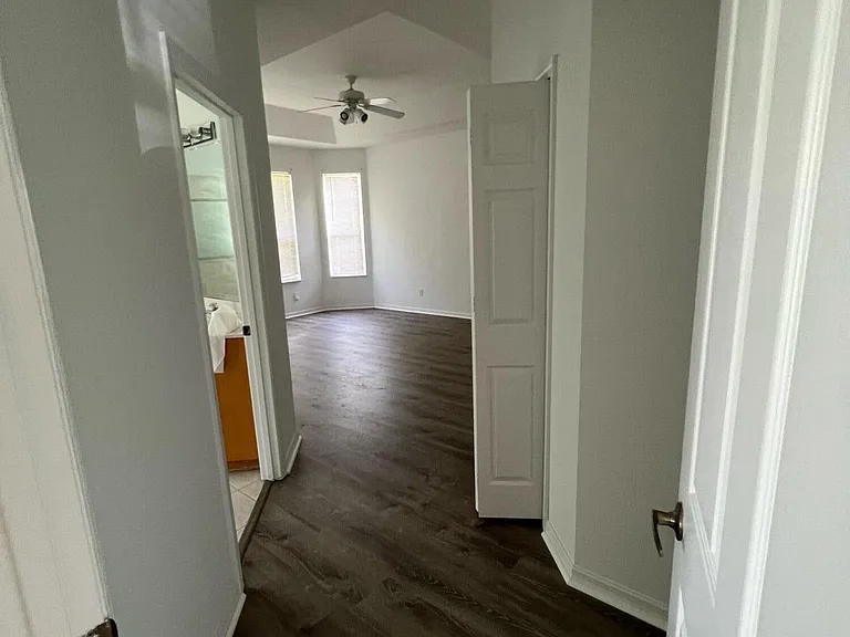 4701 Portage Trl — Photo 3