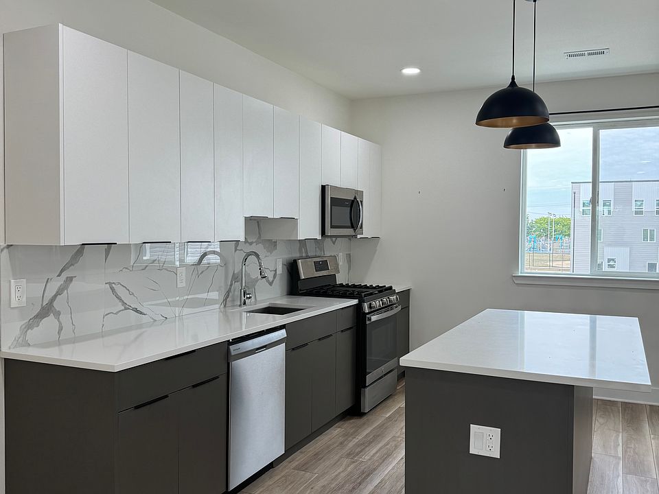 1st image of 2505 E Tioga St #B16