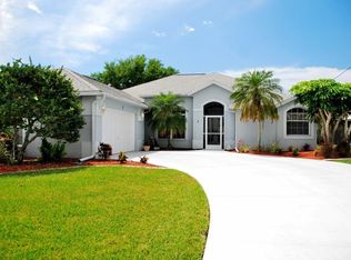 1 Sportsman Ln, Rotonda West, FL 33947