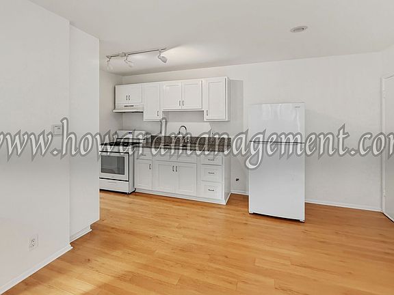 2nd image of 3717 Los Feliz Blvd #30