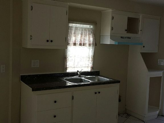 4th image of 1036 W 93rd St