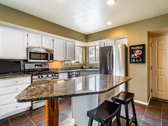 2nd image of 7920 Summer Hill Dr