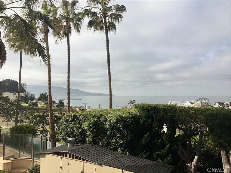 620 The Vlg #107 — Photo 26